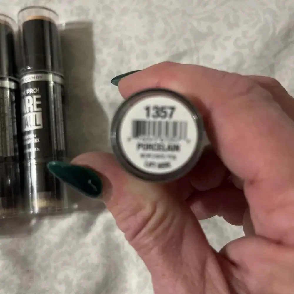 Hard Candy foundation concealer